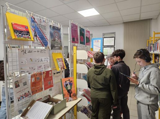 L'exposition littéraire itinérante a fait une halte au CDI 